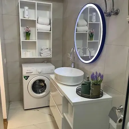 Comfy Central Studio Apartment