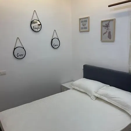Comfy Central Studio * Tirana